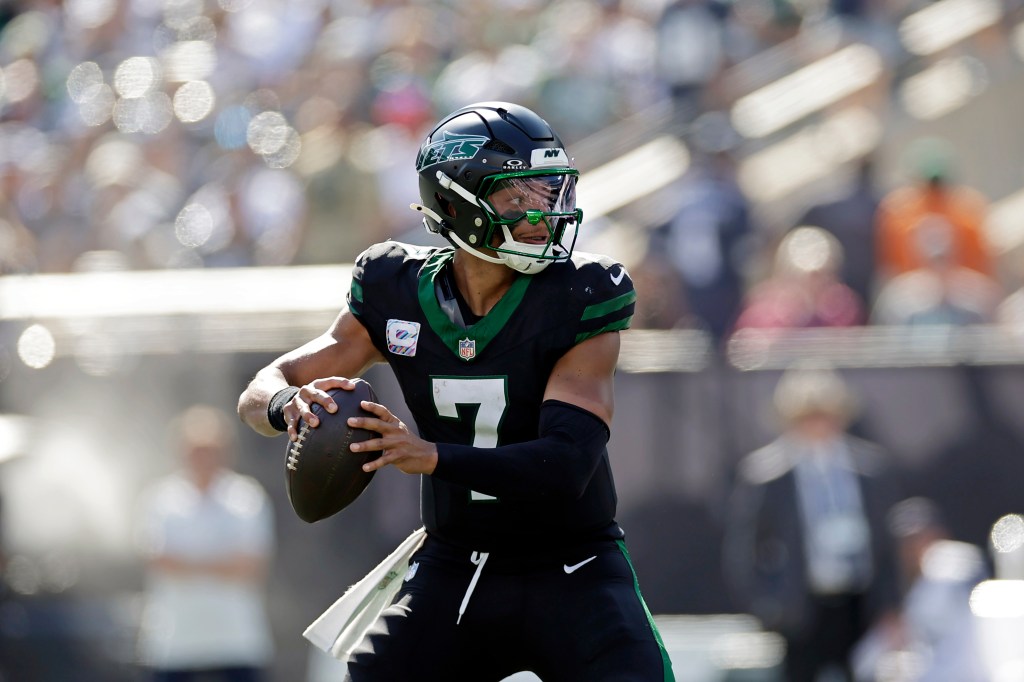 Jets' Justin Fields doesn't think average time to throw is a 'credible stat'