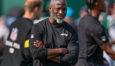 Jets' Aaron Glenn not ready to name starting QB vs. Bengals