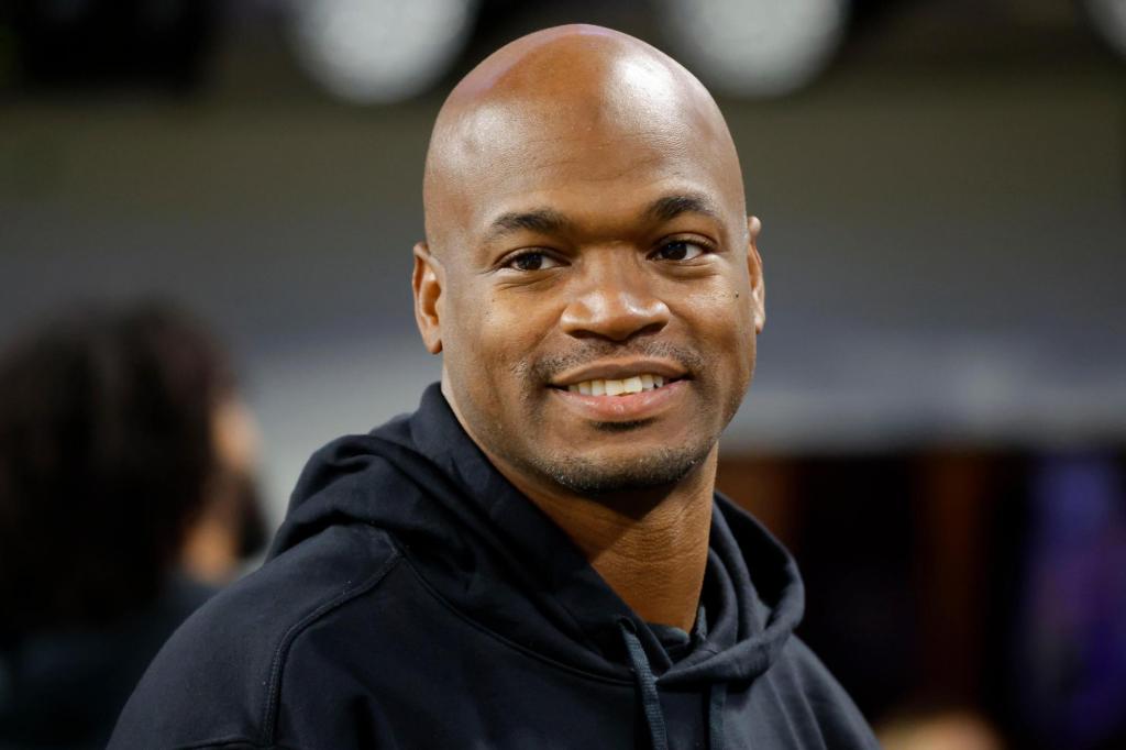 Former NFL star Adrian Peterson arrested in Houston suburb on DWI and gun charges – Chicago Tribune