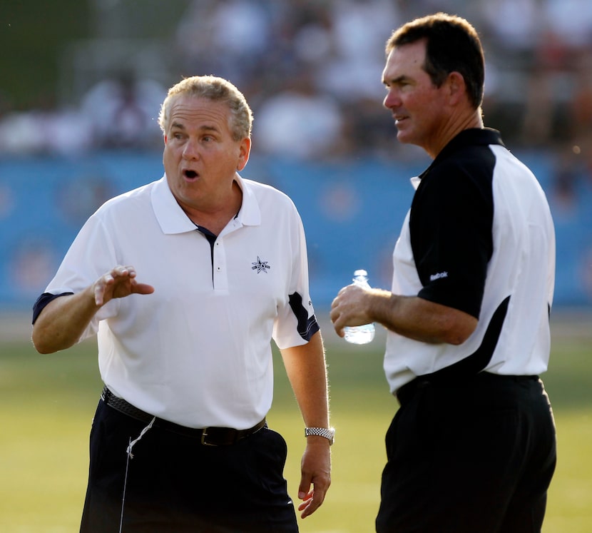 Dallas Cowboys secondary coach Dave Campo talks with Cincinnati Bengals defensive...