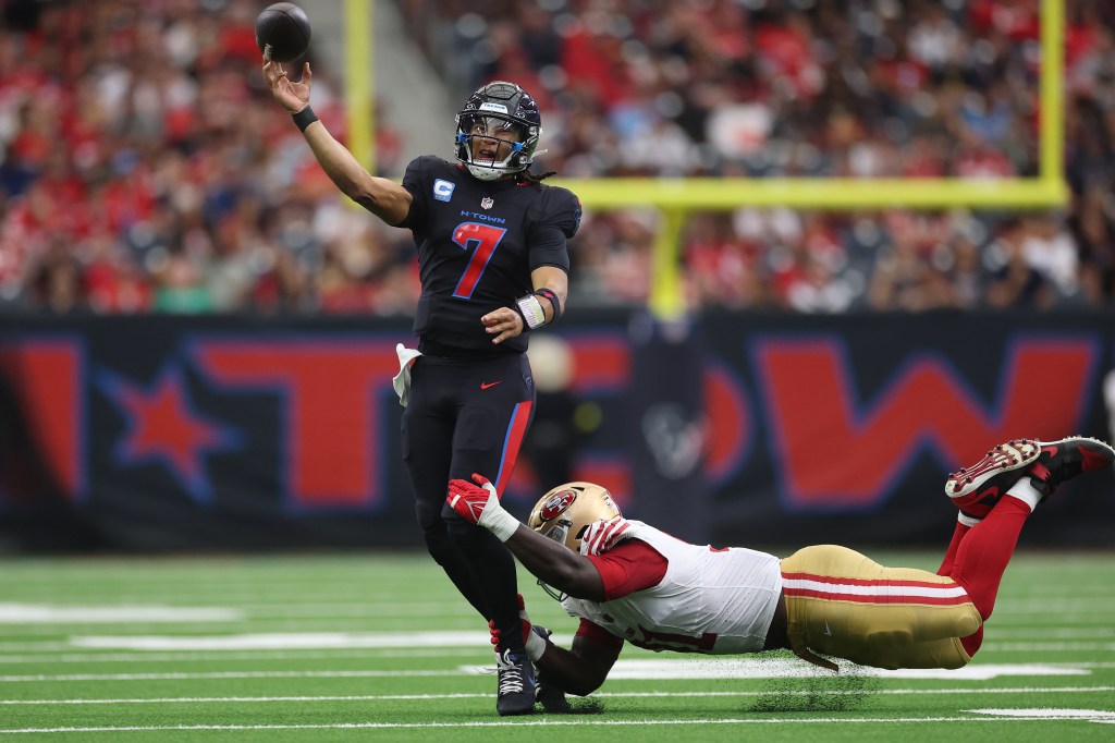 Deommodore Lenoir's game-shifting blunder just one of many in Niners loss to Titans