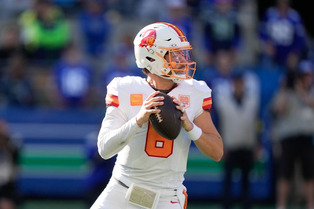 Tampa Bay Buccaneers quarterback Baker Mayfield (6) looks to throw during the second half of an NFL football game against the Seattle Seahawks, Sunday, Oct. 5, 2025, in Seattle. (AP Photo/Stephen Brashear)