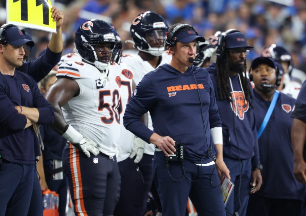 Bears defensive coordinator Dennis Allen, center right, watches the fourth quarter against the Lions on Sunday, Sept. 14, 2025, at Ford Field in Detroit. (John J. Kim/Chicago Tribune)