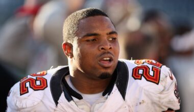 Ex-NFL player Doug Martin dies while in police custody in Oakland after a "brief struggle"