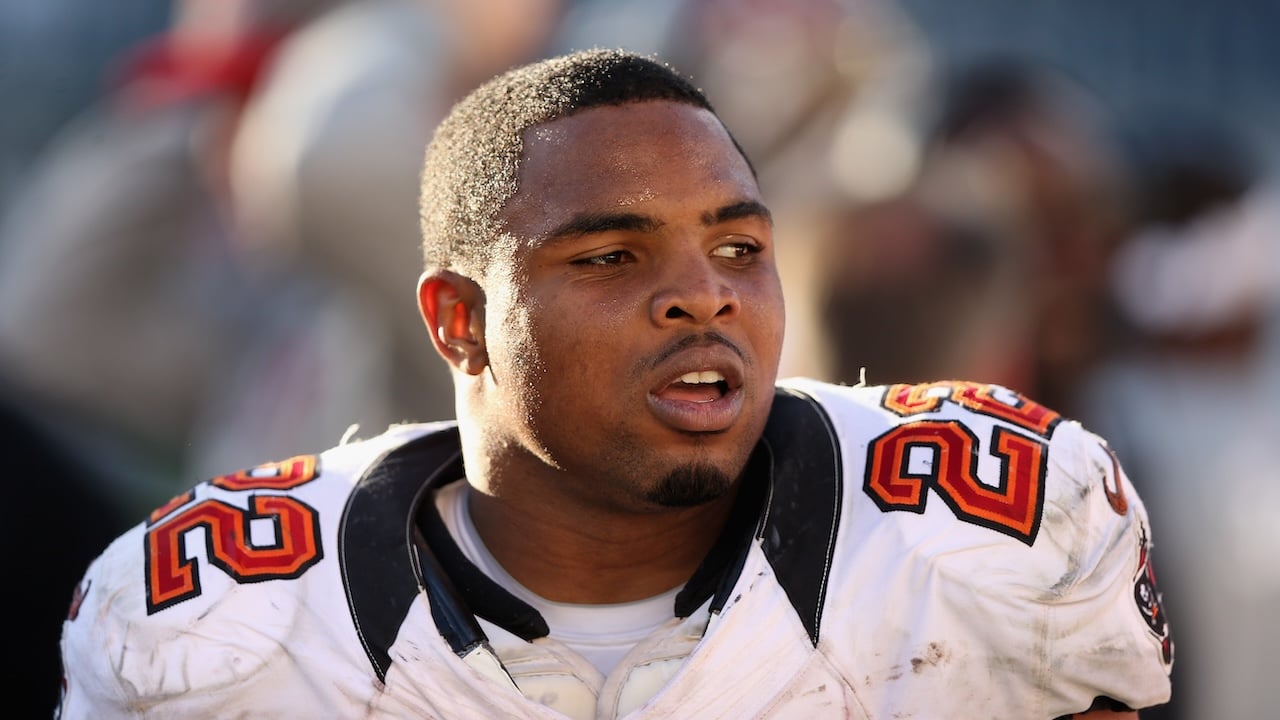 Ex-NFL player Doug Martin dies while in police custody in Oakland after a "brief struggle"
