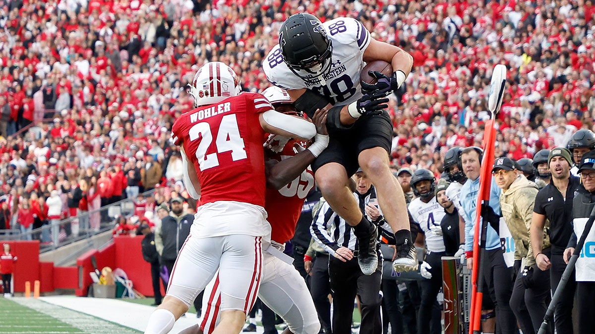 Patriots swap tight ends at bottom of depth chart - 98.5 The Sports Hub