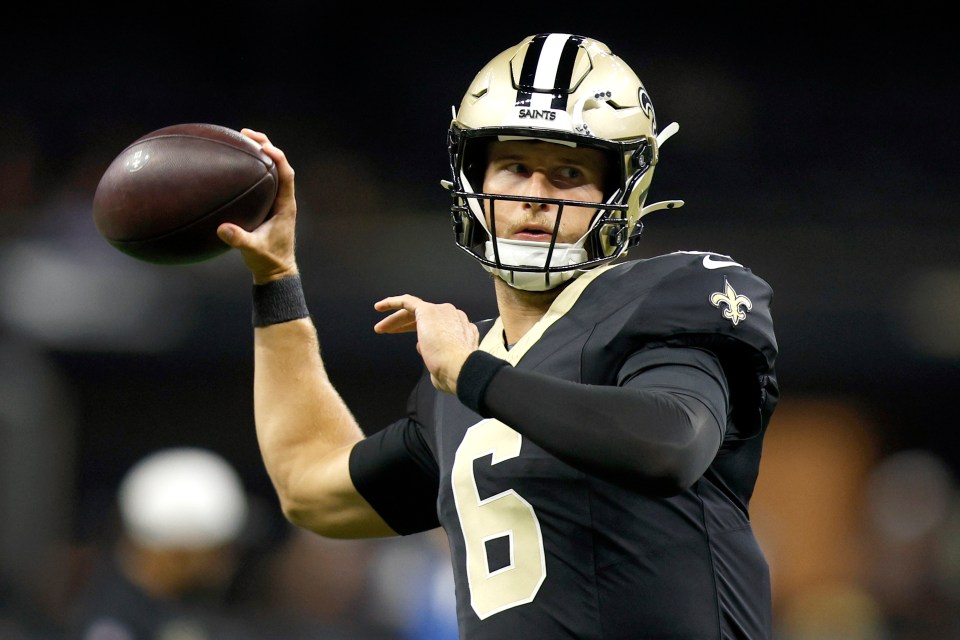 NEW ORLEANS, LOUISIANA - AUGUST 17: Tyler Shough #6 of the New Orleans Saints warms up prior to the start of the NFL Preseason 2025 game against the Jacksonville Jaguars at Caesars Superdome on August 17, 2025 in New Orleans, Louisiana. (Photo by Sean Gardner/Getty Images)
