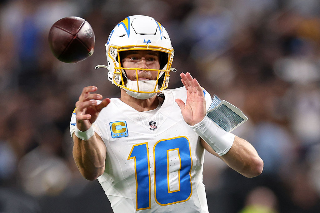 Los Angeles Chargers vs. Minnesota Vikings prediction, pick for NFL Week 8 on Thursday 10/23/25