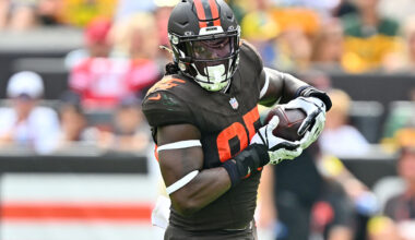 Is David Njoku a must-start fantasy football tight end with Cedric Tillman out?
