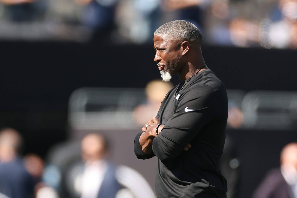 Aaron Glenn is buried under the monumental challenge of being the Jets coach