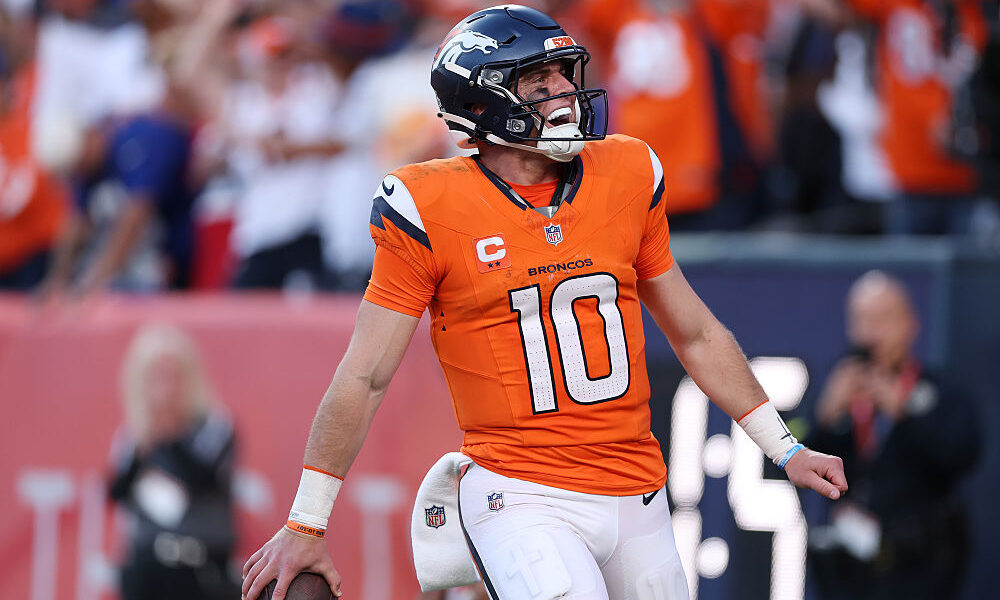 Bo Nix takes home honors after historic performance against Giants