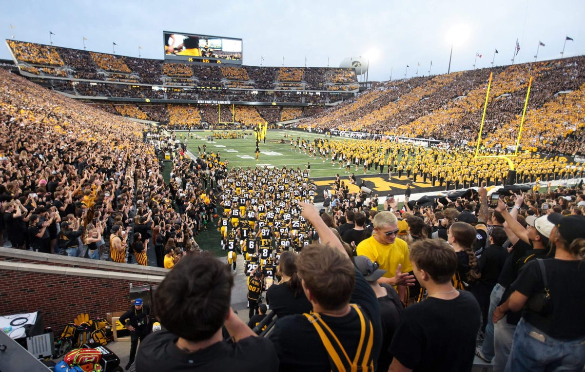 Which Big Ten football stadiums are the best, most underrated and overrated?