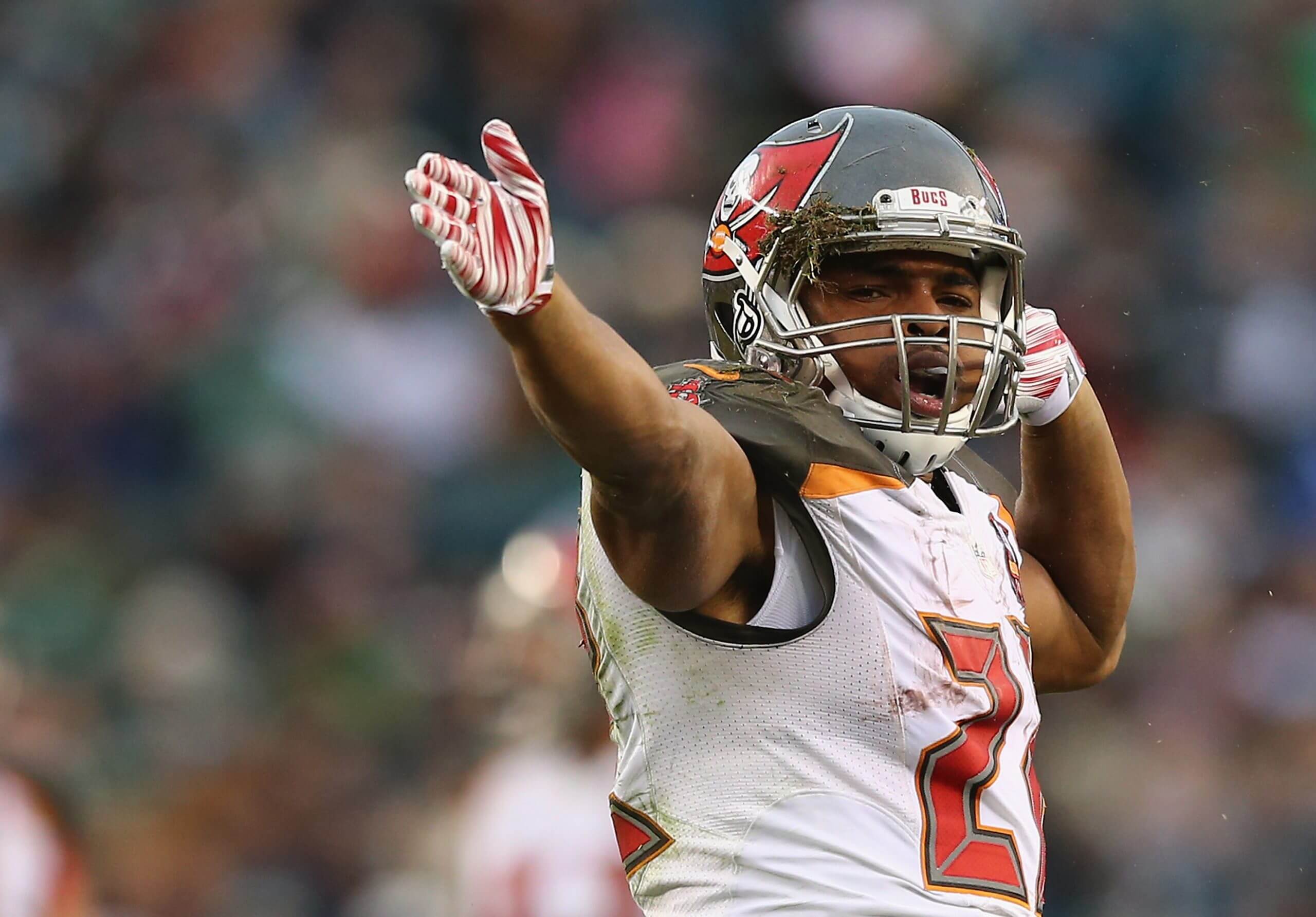 Doug Martin, Tampa Bay Buccaneers running back, makes a first-down gesture.