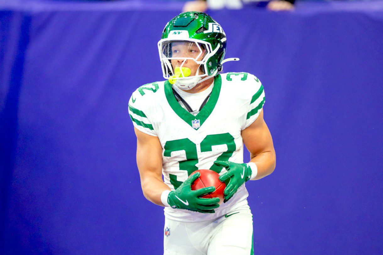 Isaiah Davis - Fantasy Football Risers, Breakouts for Week 8 (2025)