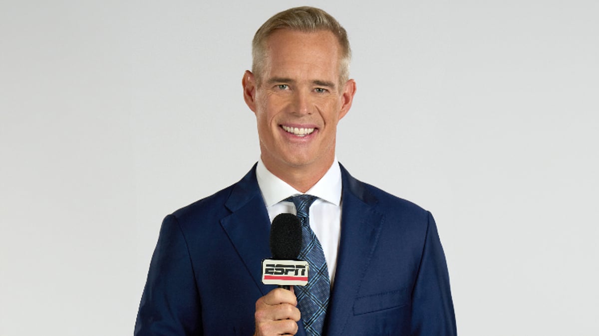 Joe Buck: Tom Brady wearing a headset in Las Vegas Raiders' Coaches Booth was "too public"