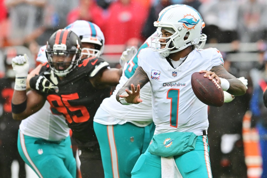 iami Dolphins quarterback Tua Tagovailoa (1) throws a pass during the first half against the Cleveland Browns at Huntington Bank Field.