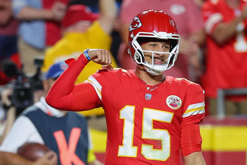 Chiefs' rebirth, Giants rookies shining