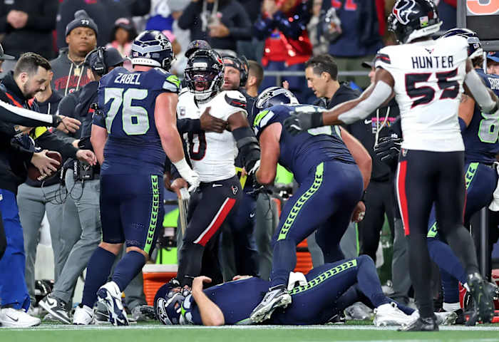 How ‘silly penalties,’ late-game kickoff miscue made things even more untenable for Texans