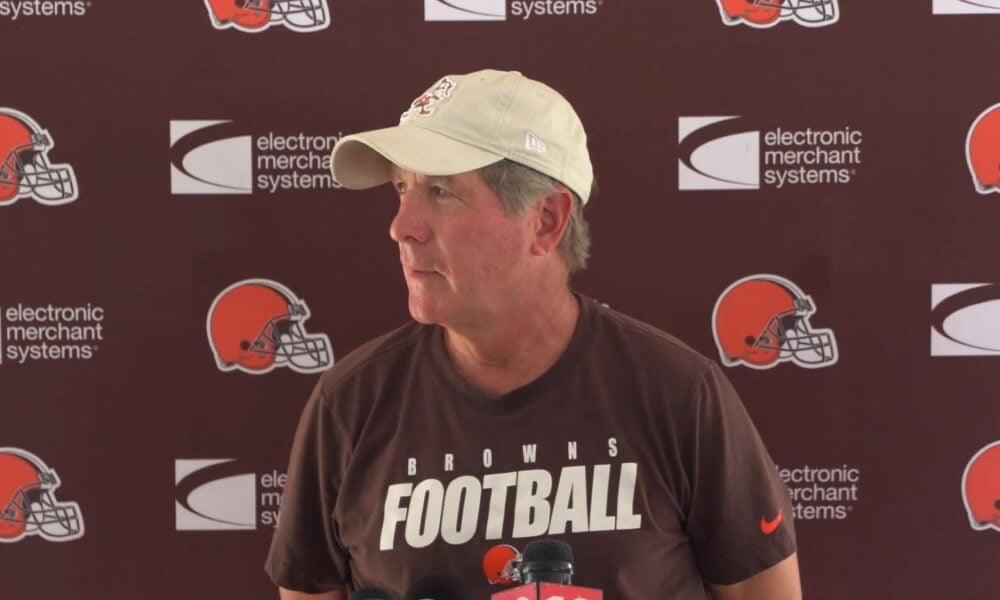 One Of The NFL's Best Offensive Line Coaches Just Became Available