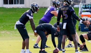 Baltimore Ravens quarterback practices again