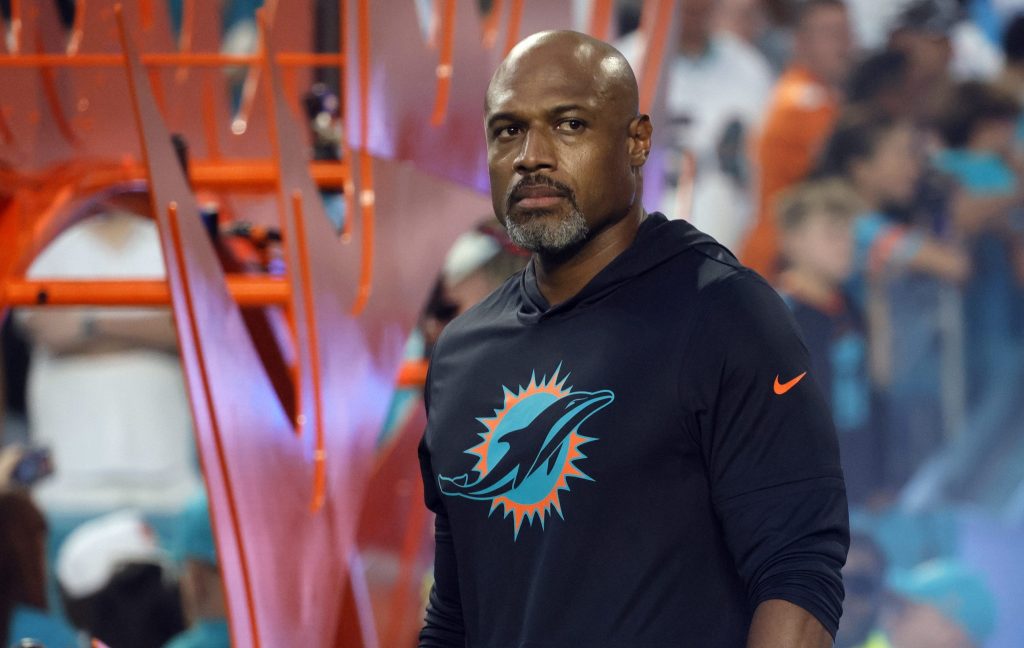 Miami Dolphins defense forcing turnovers, needs to stop run