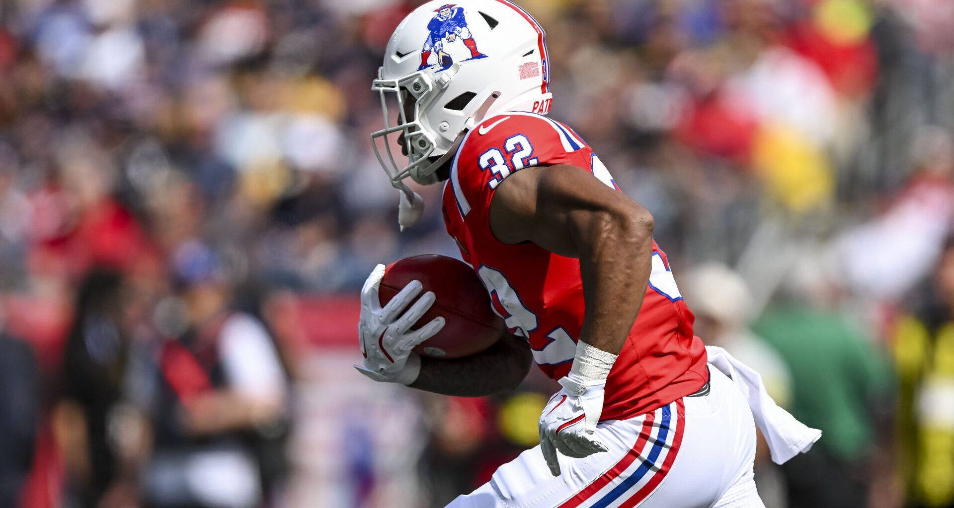 Josh McDaniels Commends TreVeyon Henderson's Performance