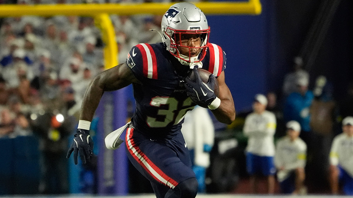 Why James White is bullish on TreVeyon Henderson despite limited usage – NBC Boston