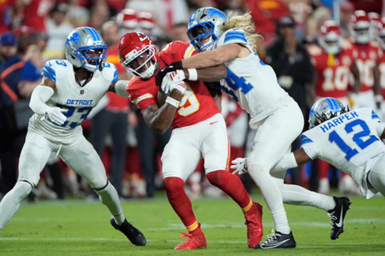 Lions hit with more discipline as NFL fines two defensive players