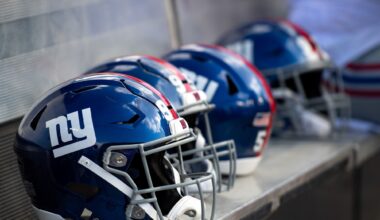 NFL world reacts to horrible Giants injury: 'never playing again'