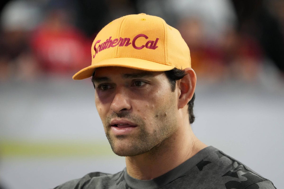 Mark Sanchez arrested for battery, public intoxication after reported stabbing in Indianapolis