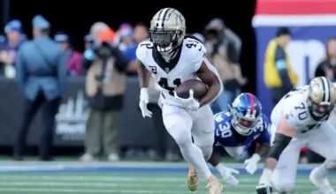 NFL insider reveals Saints aren't expected to trade Alvin Kamara image