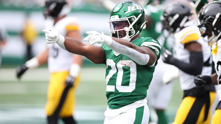 Breece Hall trade rumor from ESPN creates murky outlook for Jets running back image