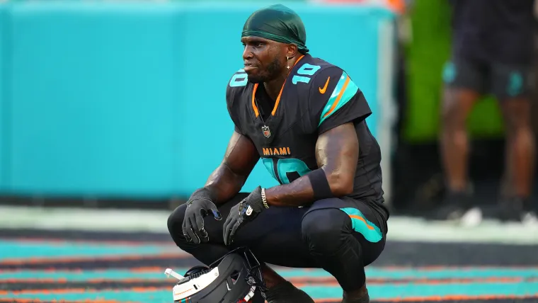 Dolphins predicted to make heartbreaking $16M Tyreek Hill contract decision after brutal injury image