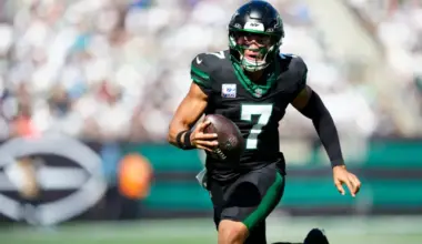 Jets owner Woody Johnson wanted Justin Fields benched, but he’s now their only option at 0-7 image