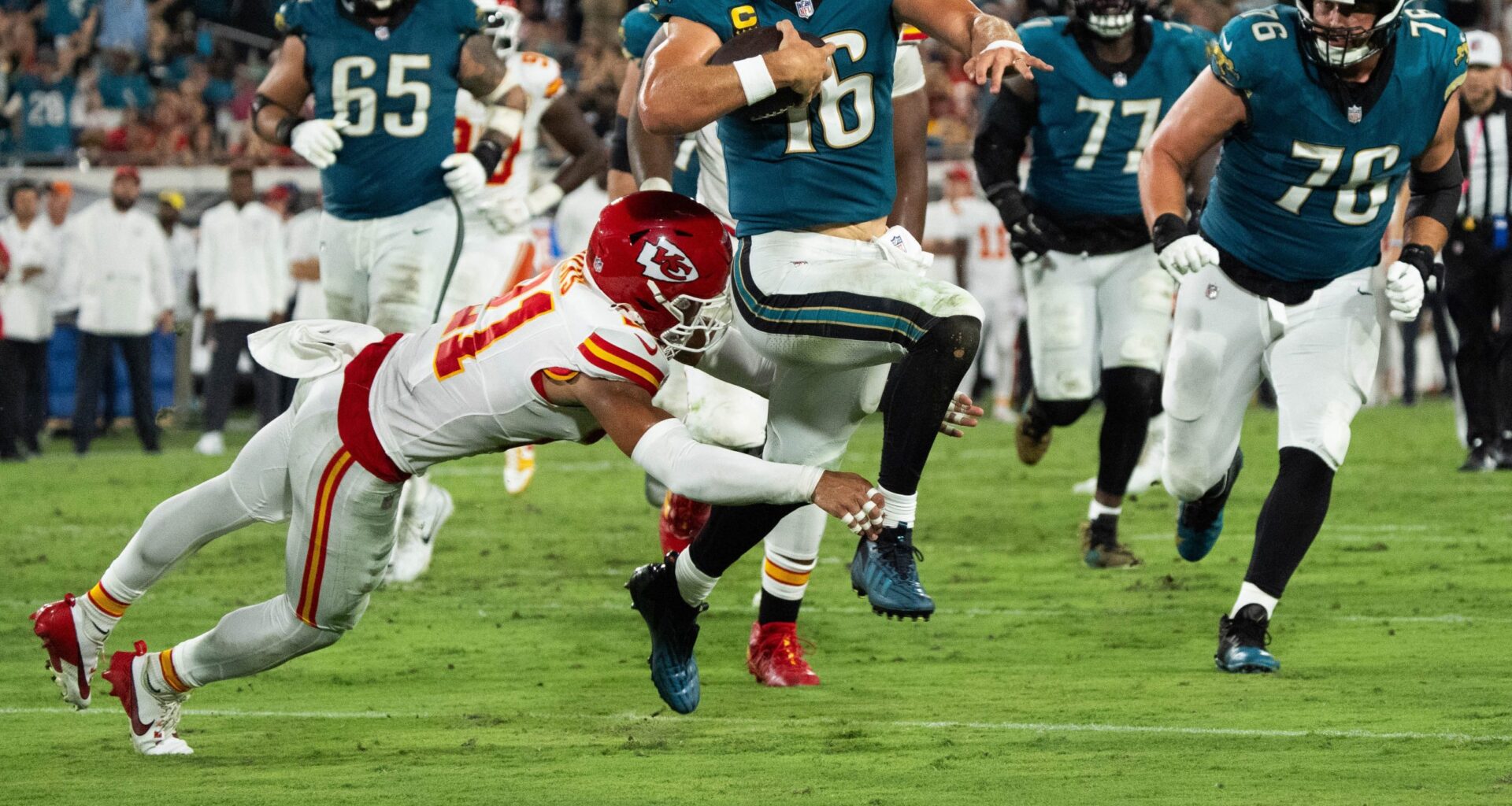 Trevor Lawrence, Three Bucs, Top NFL Week 5 Fantasy Charts - WRUF 98.1 FM | 850 AM