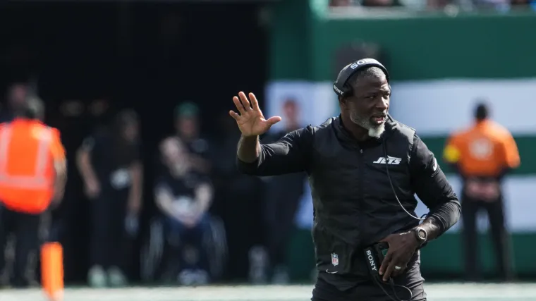 Aaron Glenn reveals Jets approach to looming trade deadline image