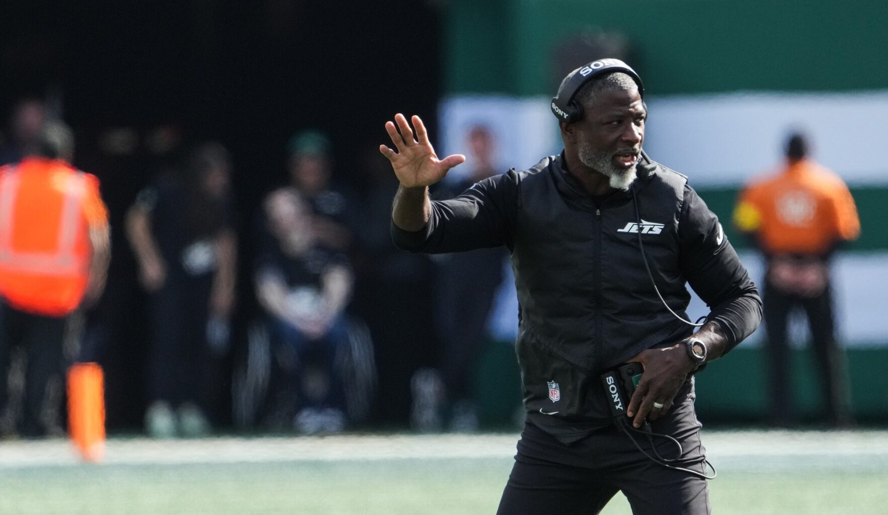 AFC Notes: Aaron Glenn, Sean McDermott, Woody Johnson, Bills, Jets