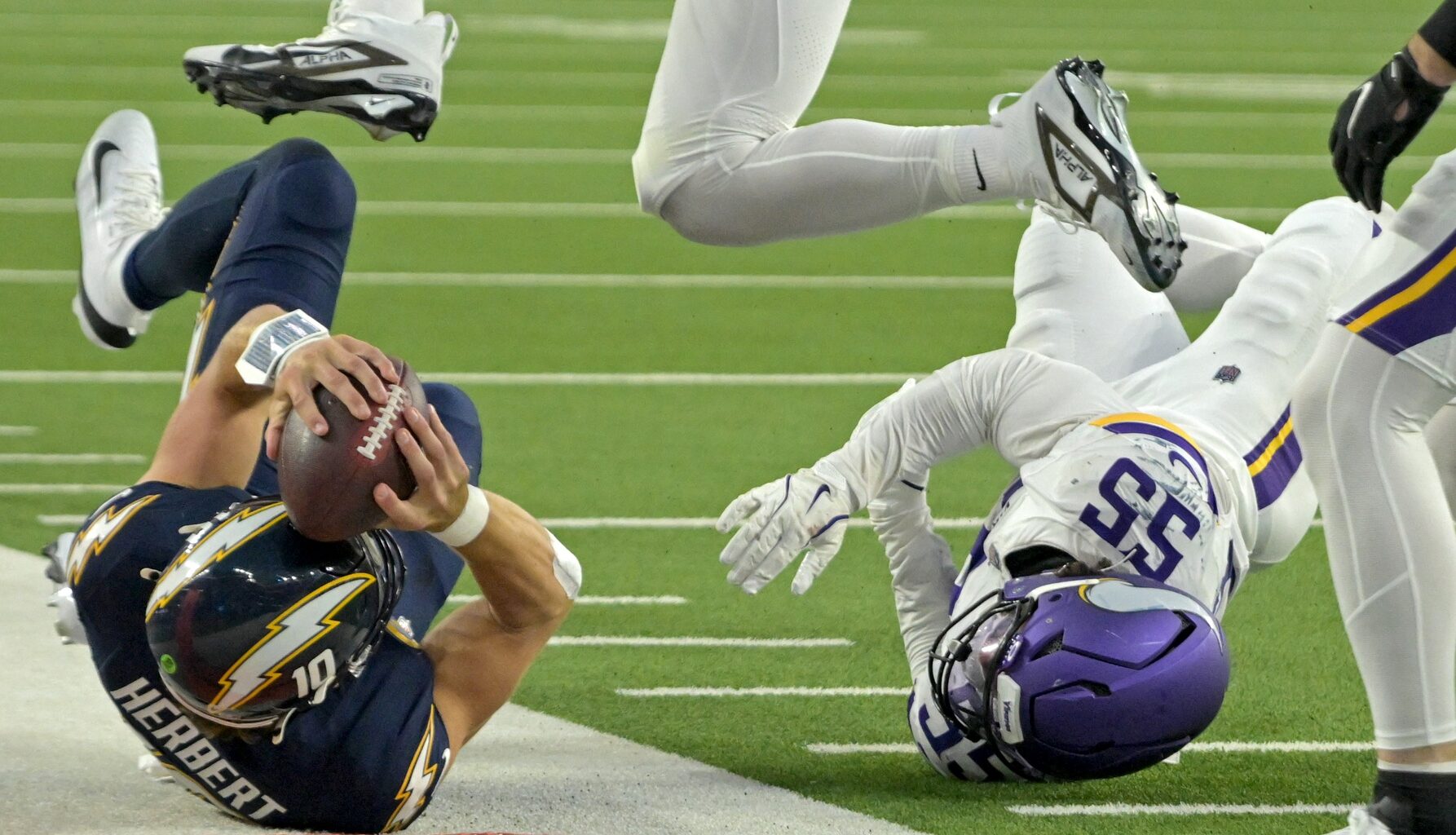 Minnesota’s Loss To the Chargers Felt Like An Impending Car Crash