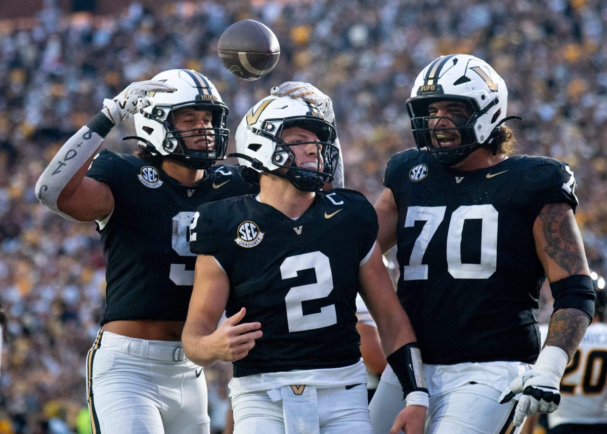 College football Week 10 streaming guide: Vanderbilt-Texas, ‘GameDay’ in Utah, chaos awaits
