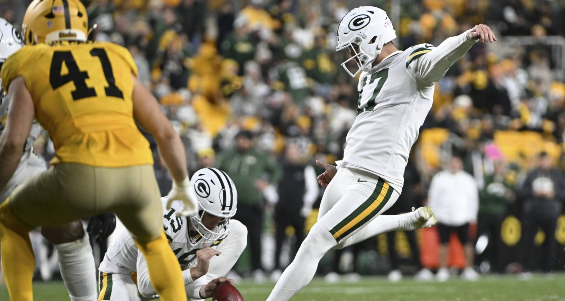 The Packers Played The Wrong Kicker In Their Victory Over Steelers