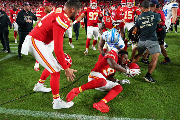 Here’s what started postgame brawl between Detroit Lions, Kansas City Chiefs on SNF