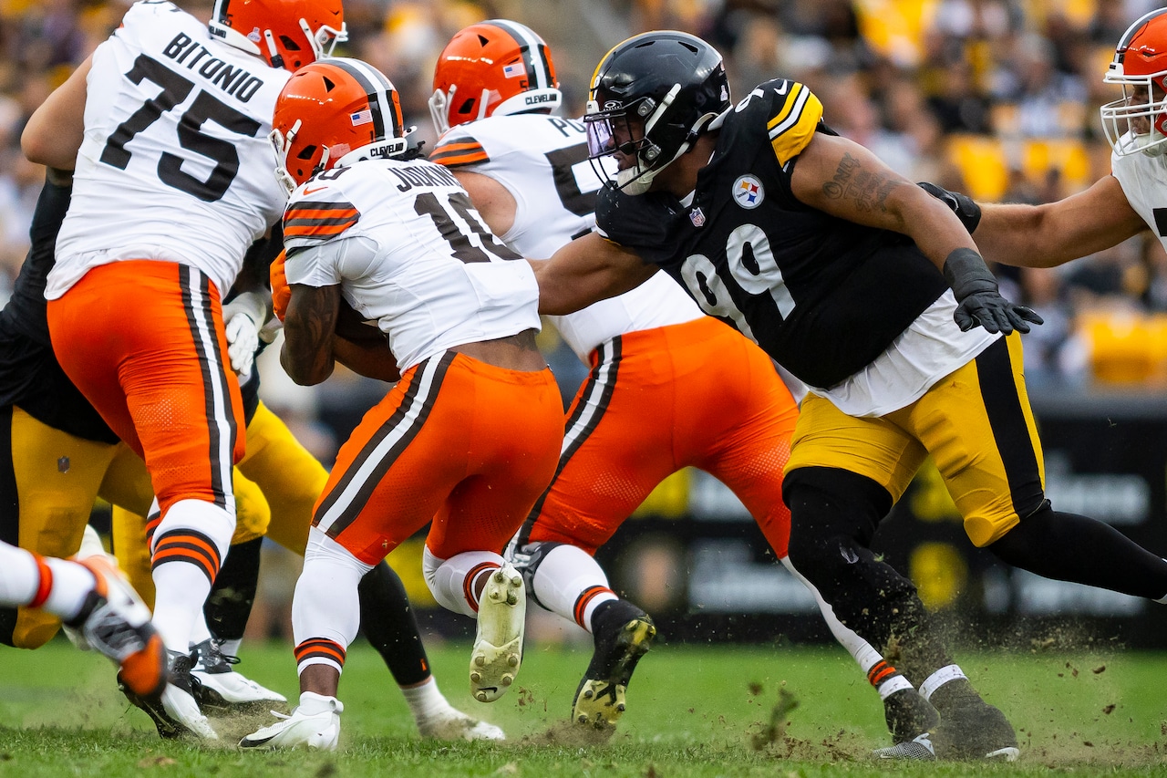 Pittsburgh Steelers vs. Cleveland Browns