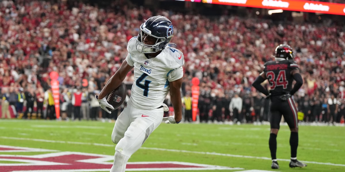 Former K-State star signs with Chiefs’ divisional rival