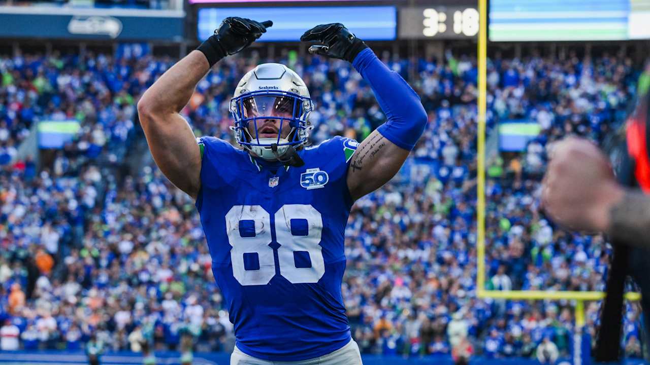 TE AJ Barner ‘Brings A Whole Lot Of Energy’ & Touchdowns To Seahawks