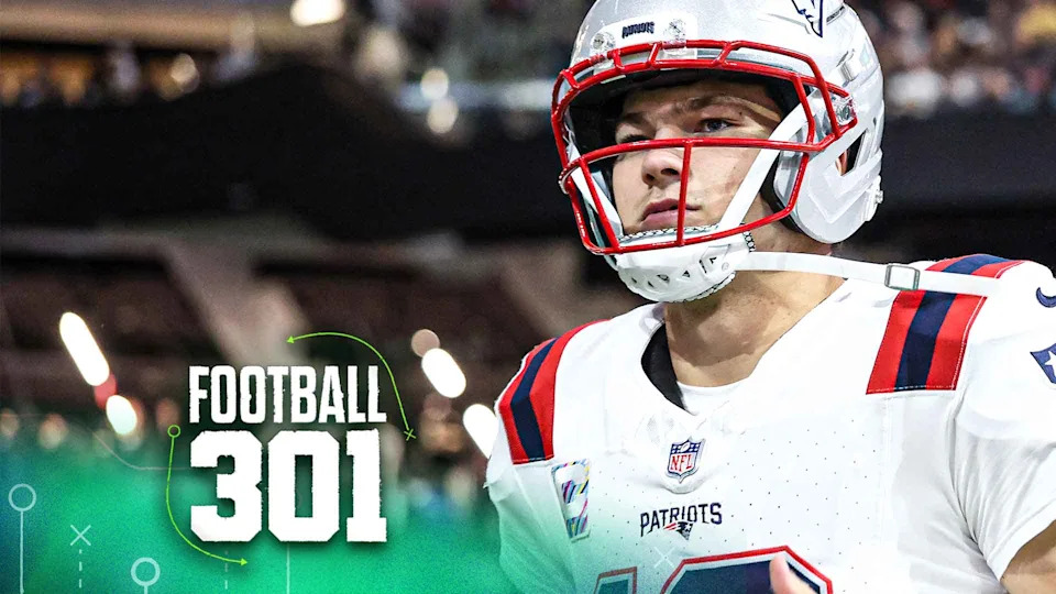 NEW ORLEANS, LOUISIANA - OCTOBER 12: Drake Maye #10 of the New England Patriots runs onto the field during the NFL 2025 game against the New Orleans Saints at Caesars Superdome on October 12, 2025 in New Orleans, Louisiana.