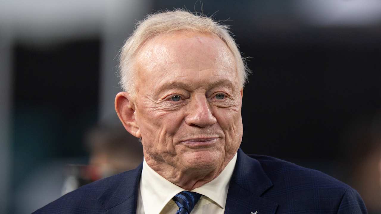 NFL fines Cowboys owner Jerry Jones $250K for obscene gesture toward fans during win over Jets