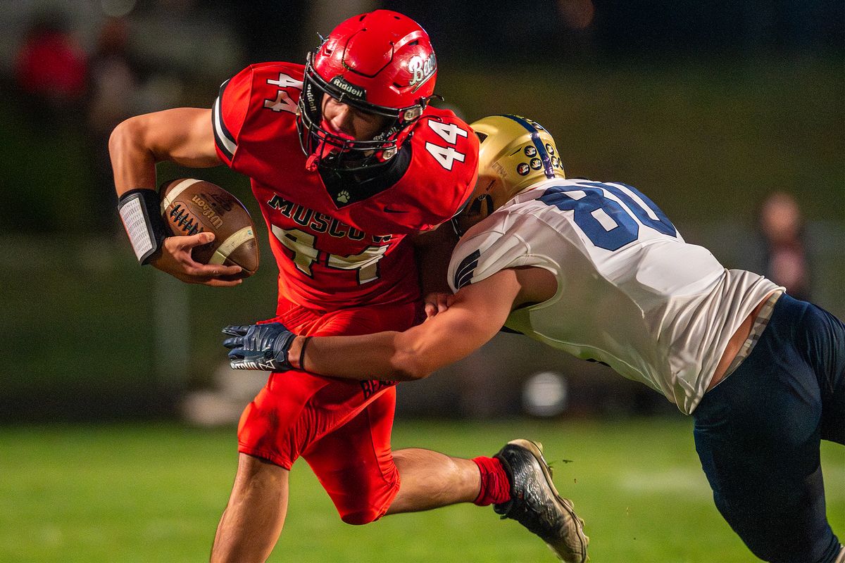 Bears celebrate seniors with gritty win