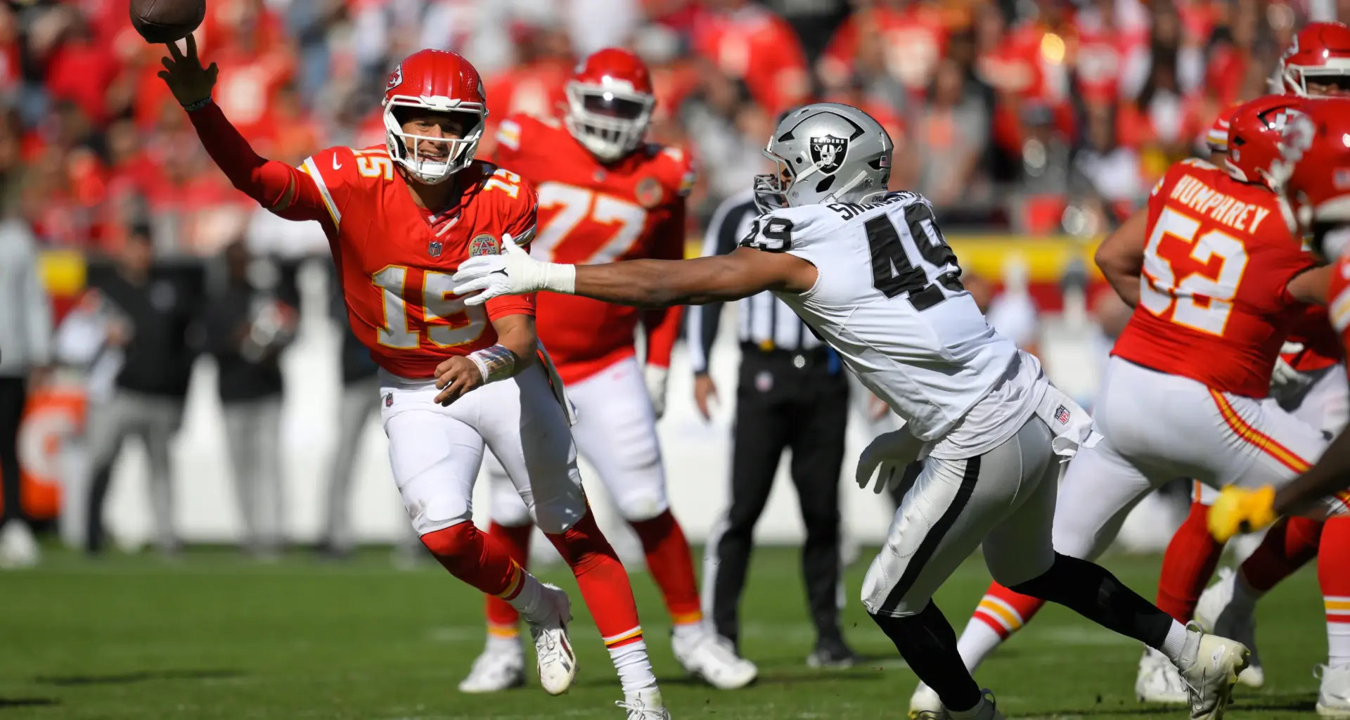 Mahomes on fire, Washington in desperation m...