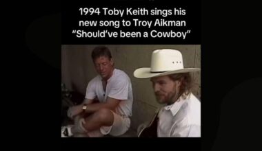 Watch Troy Aikman and Toby Keith’s Rare Throwback Video