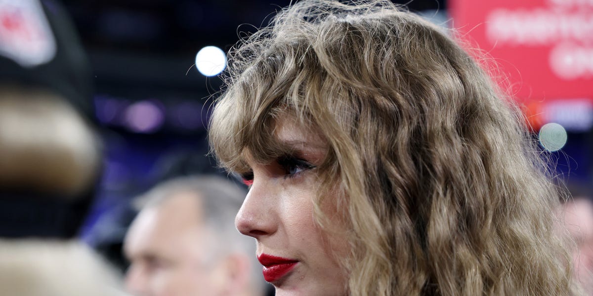 Taylor Swift Skips Chiefs-Jaguars Monday Night Football Game